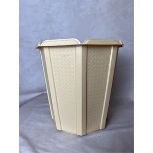 Vintage Rubbermaid Trashcan Waste Bin